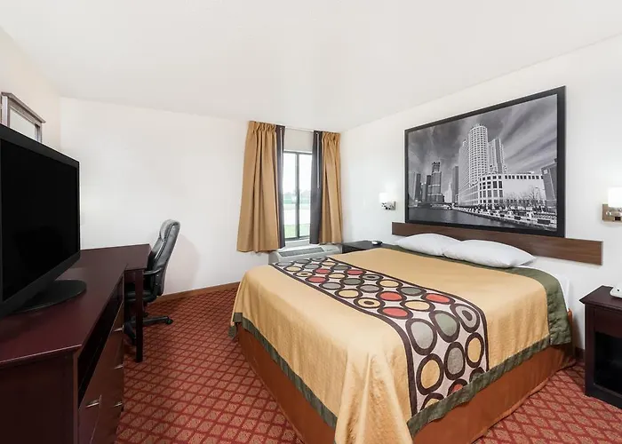 Super 8 By Wyndham Motel Marshall
